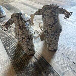 Life Stride High Heels